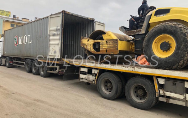 Loading Roller into container40'